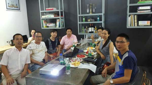 �ό��b�˾��Ƥ��