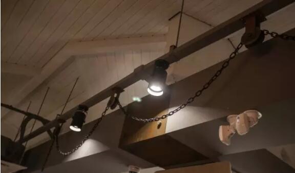 �ό��l���OӋ