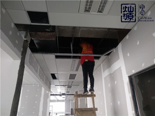 商業(yè)辦公室裝修施工現(xiàn)場圖 商業(yè)辦公室裝修施工現(xiàn)場圖